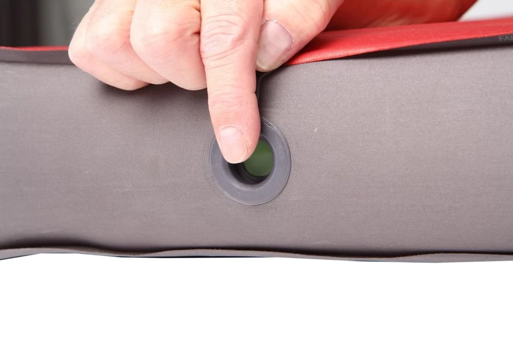 Exped MegaMat Duo 10 LW+ Slaapmat Rood 4 Exped MegaMat Duo 10 LW+ Slaapmat Rood - Afbeelding 2